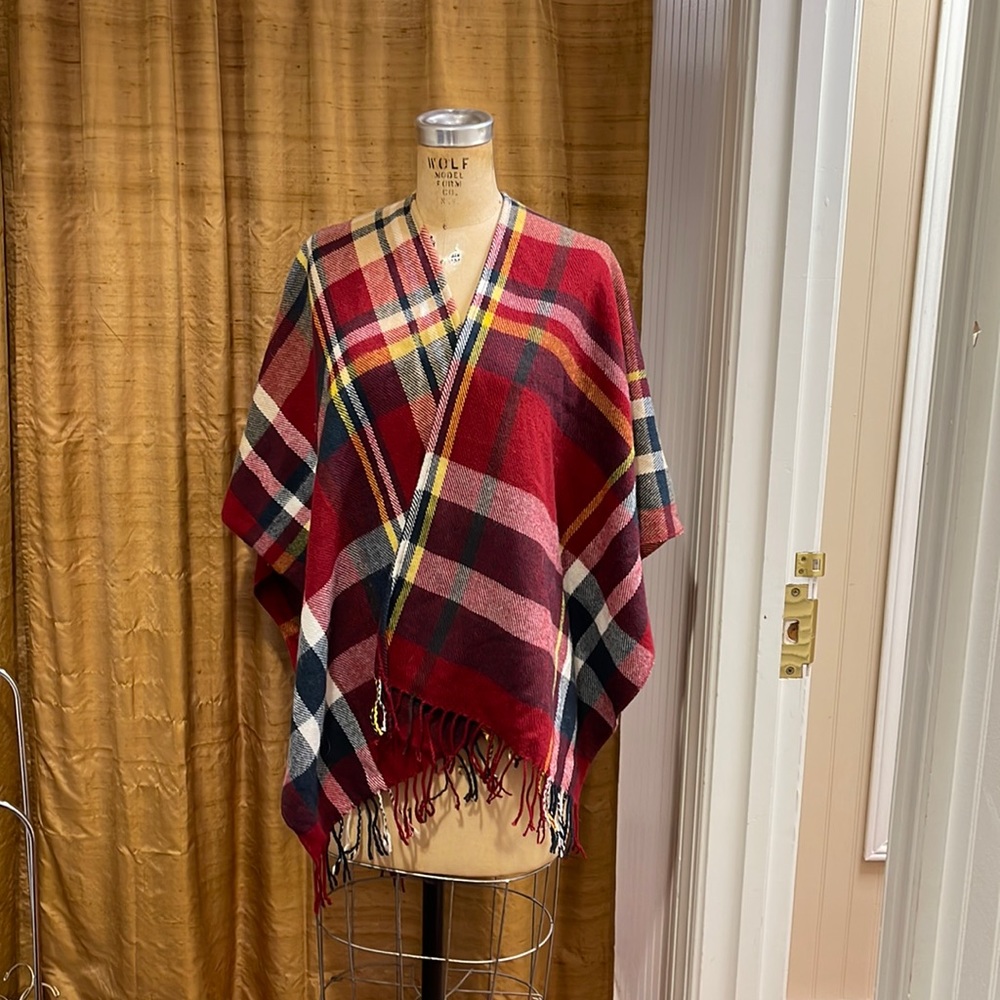 Viv& Lou Arcylic Plaid Serape